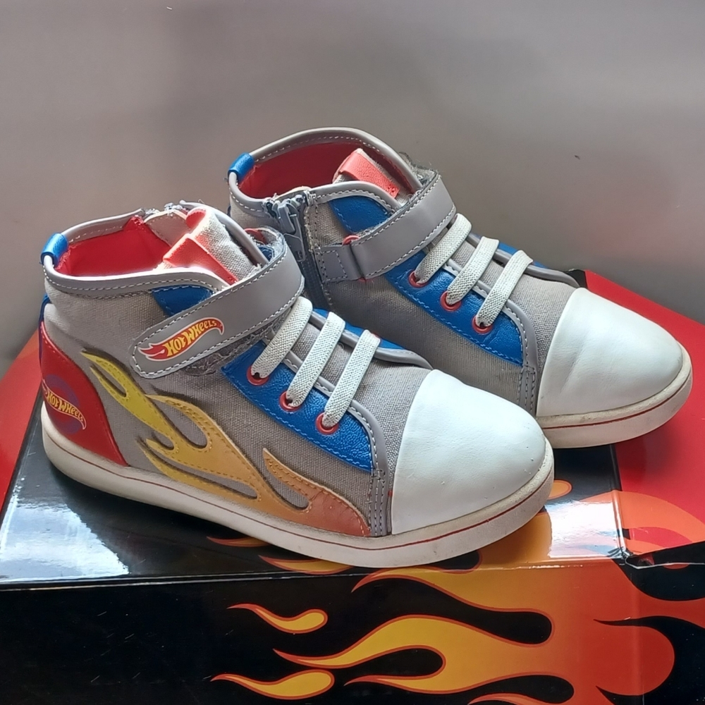 Boys Hot Wheels High Top Shoes Sneakers RARE New Size 2 Gym